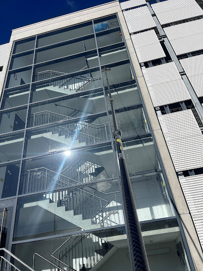 Catana Glas- Gebäudereinigung — Bild 1